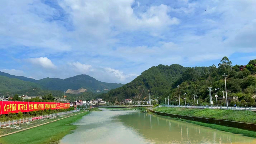 池園鎮(zhèn)芝溪河段 池園鎮(zhèn)河長辦供圖